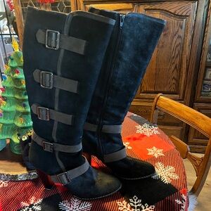 Sofft Genuine Suede Black Heeled Buckle Boots